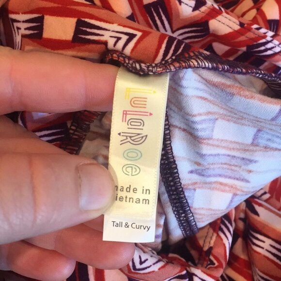 TC NWOT LuLaRoe Leggings E05 3416 - Picture 3 of 3